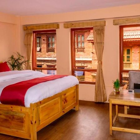 بهاكتابور Eagle Nest Hotel المظهر الخارجي الصورة